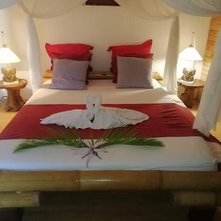 Bungalow Atypique Ti Bambou A 500M De La Plage Sainte-Anne  Esterno foto