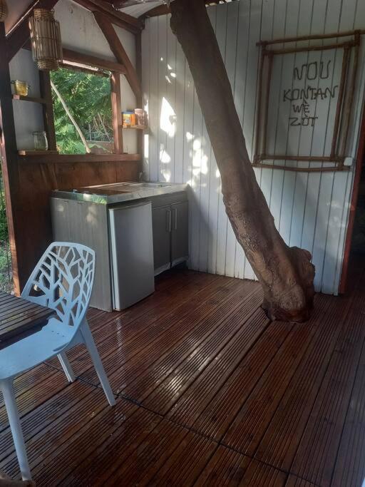 Bungalow Atypique Ti Bambou A 500M De La Plage Sainte-Anne  Esterno foto